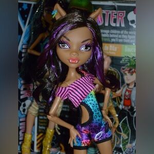 Monster High Gloom Beach Clawdeen Wolf doll 2010